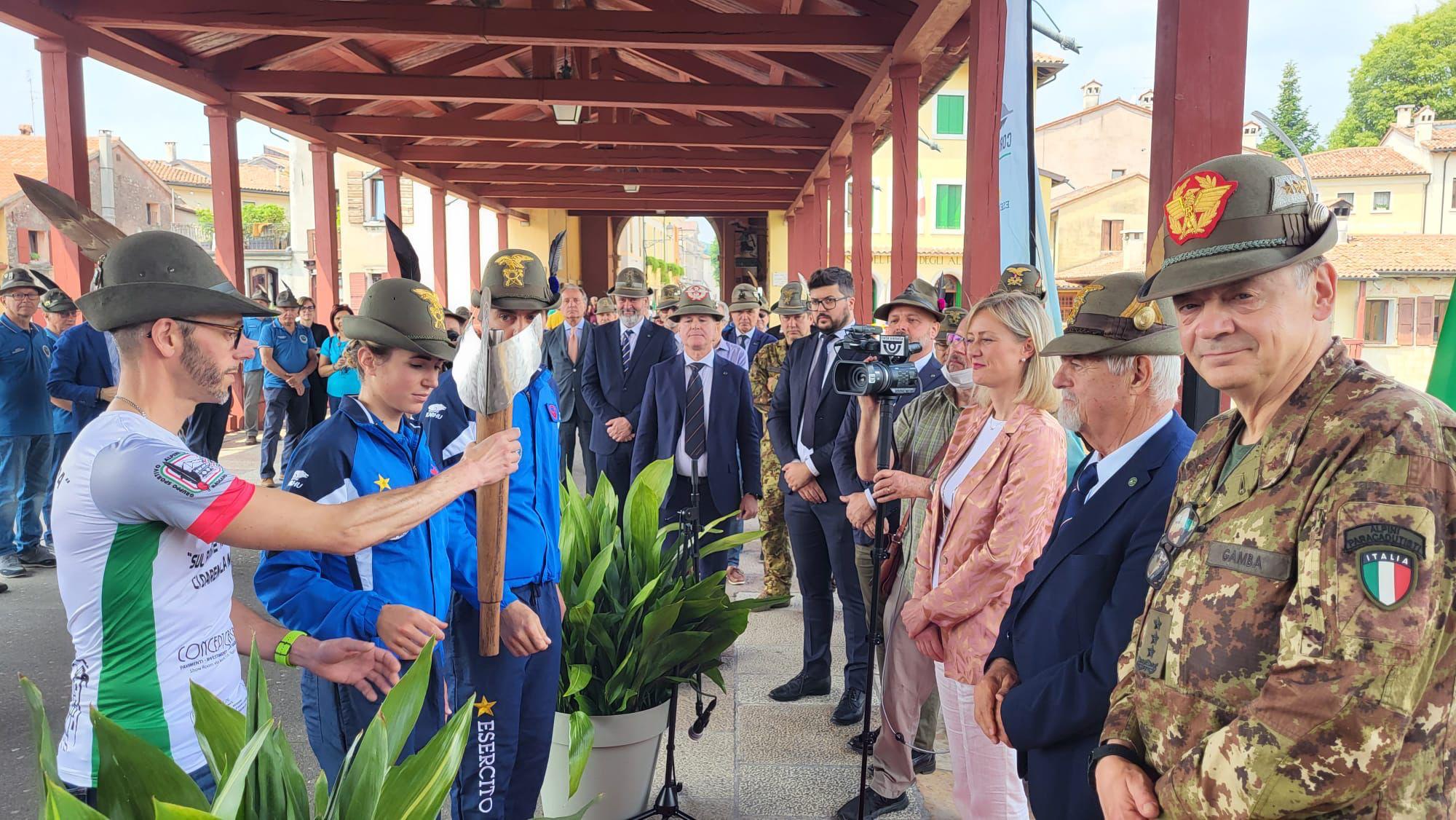 Immagine per Ultime tappe della Staffetta degli Alpini, l'arrivo al Sacrario di Redipuglia